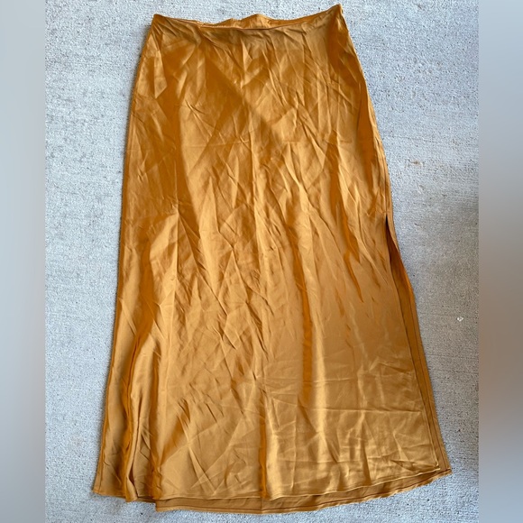Abercrombie and fitch golden yellow satin style maxi skirt - Picture 1 of 3